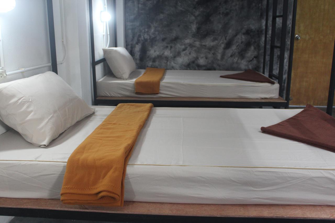 Black Wood Hostel เกาะเต่า ภายนอก รูปภาพ