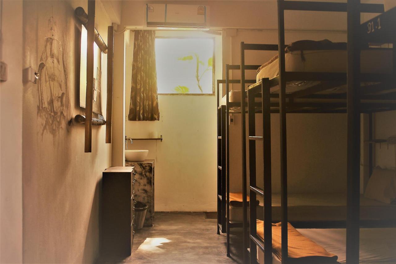 Black Wood Hostel เกาะเต่า ภายนอก รูปภาพ