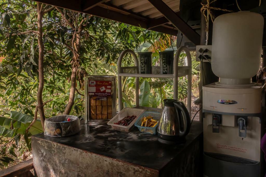 Black Wood Hostel เกาะเต่า ภายนอก รูปภาพ