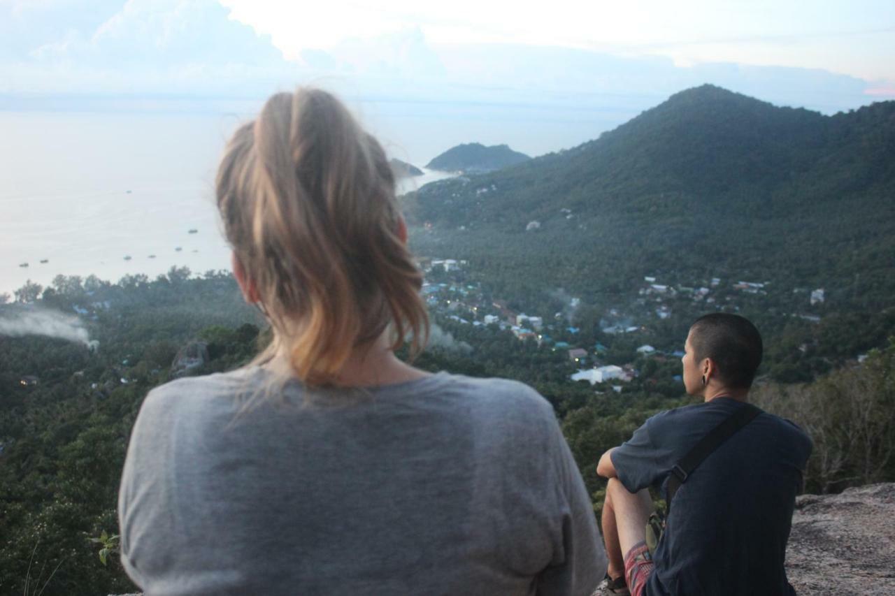 Black Wood Hostel เกาะเต่า ภายนอก รูปภาพ