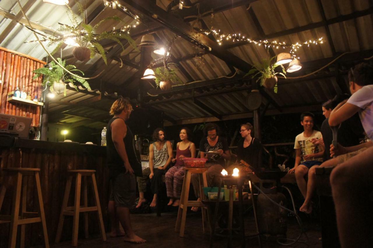 Black Wood Hostel เกาะเต่า ภายนอก รูปภาพ